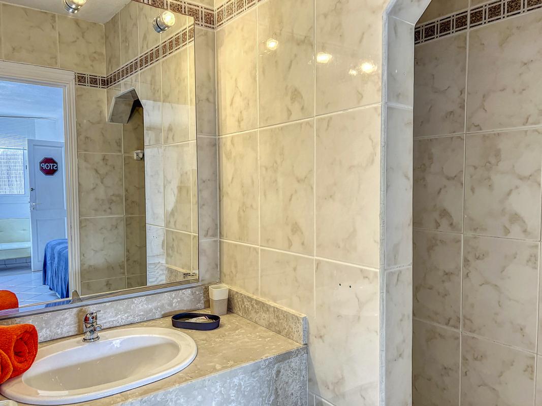 A louer villa Orientale Saint Martin-chambre rez de jardin-21